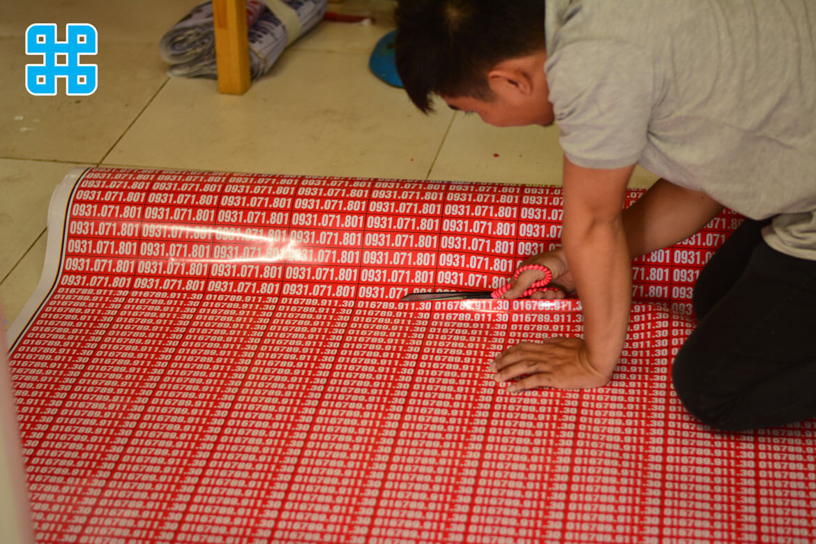 cắt sát decal in