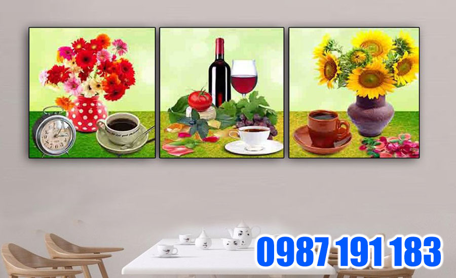 Treo tranh ở phòng bếp nên tránh vị trí có lửa hoặc ánh nắng chiếu vào