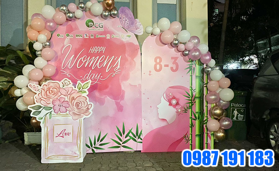 Backdrop nên được thiết kế với nội dung ngắn gọn, đơn giản