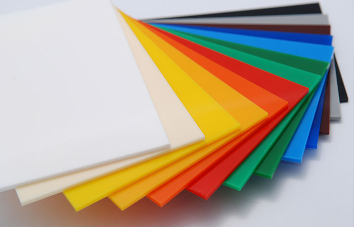 Báo giá bảng mica dán decal