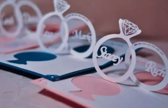 Mẫu thiệp cưới bằng giấy làm chiếc nhẫn 3D độc lạ 18