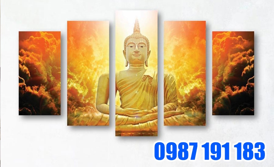 Treo tranh trong phòng thờ còn thể hiện đức tin với tôn giáo của mình