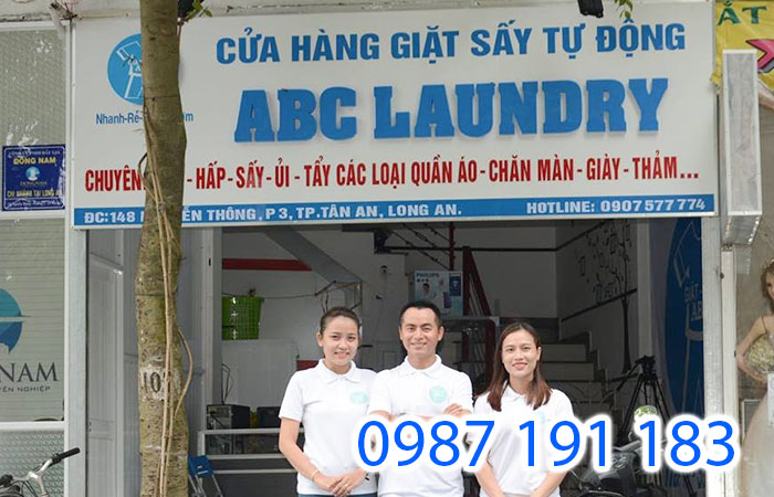 Mẫu biển hiệu của cửa hàng giặt sấy tự động ABC LaunDry