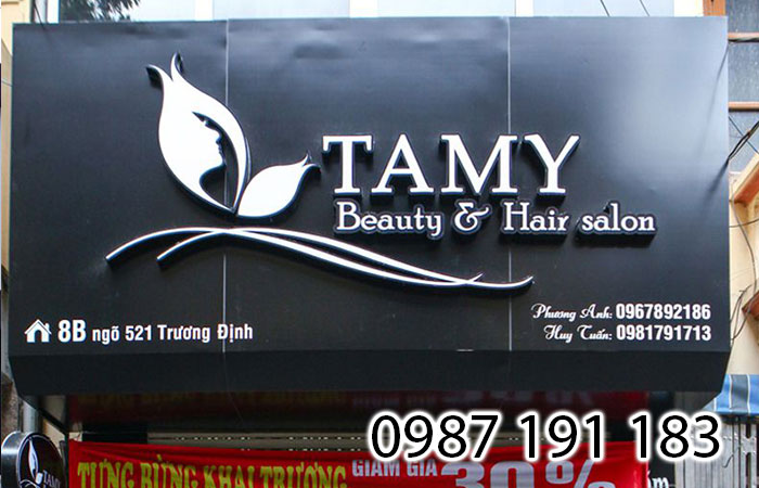 Mẫu bảng hiệu tiệm Tamy với tông màu trắng đen rất tương phản