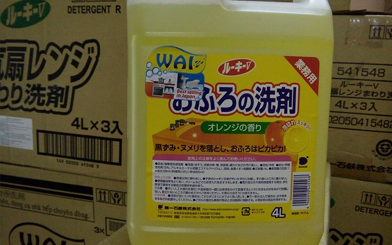 Mẫu tem nhãn được thiết kế đơn giản của thương hiệu nước rửa chén đến từ Nhật