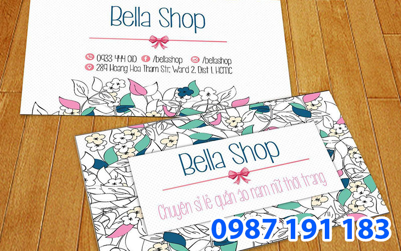 Mẫu thiết kế name card cho shop quần áo nam nữ với họa tiết hình hoa