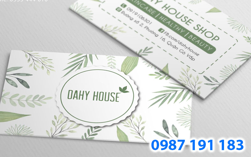 Mẫu thiết kế card tiệm mỹ phẩm với tông màu xanh lá cây với họa tiết cây nhẹ nhàng