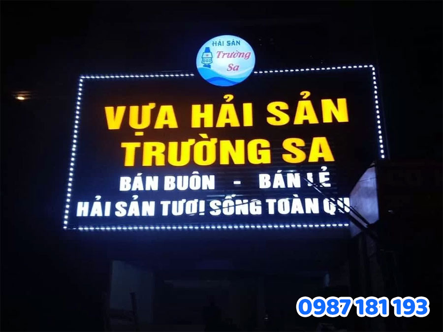 Mẫu biển quảng cáo hải sản bằng hộp đèn