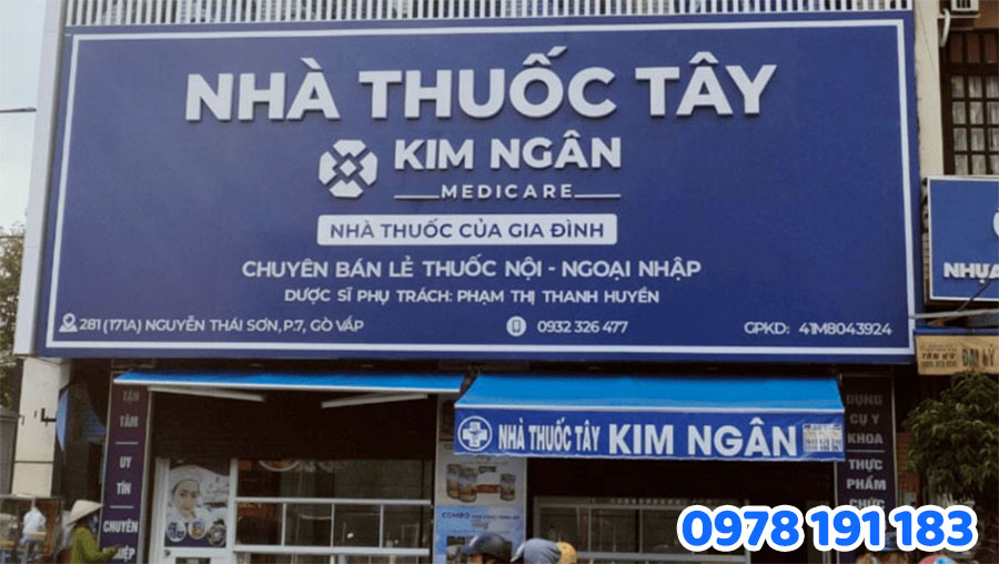 Bảng hiệu quầy thuốc bằng chất liệu Alu mẫu 2