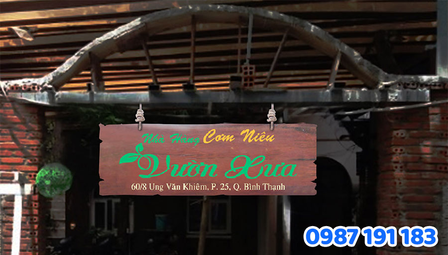 Bảng hiệu chất liệu gỗ mẫu 1