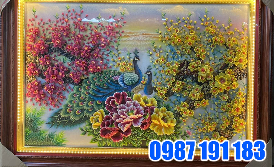 Mẫu tranh khổng tước cần treo đúng hướng để mang lại lợi ích phong thủy cao nhất