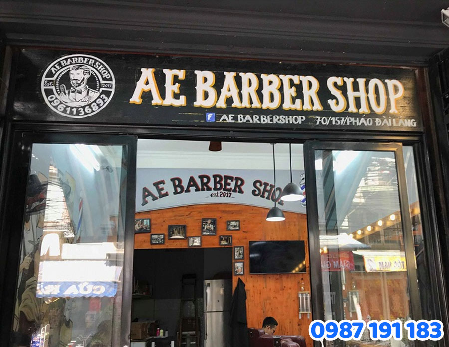 Bảng hiệu Barbershop phong cách cổ điển