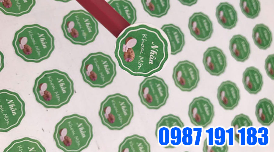 Sticker được sản xuất bằng loại giấy bán cảm nhiệt