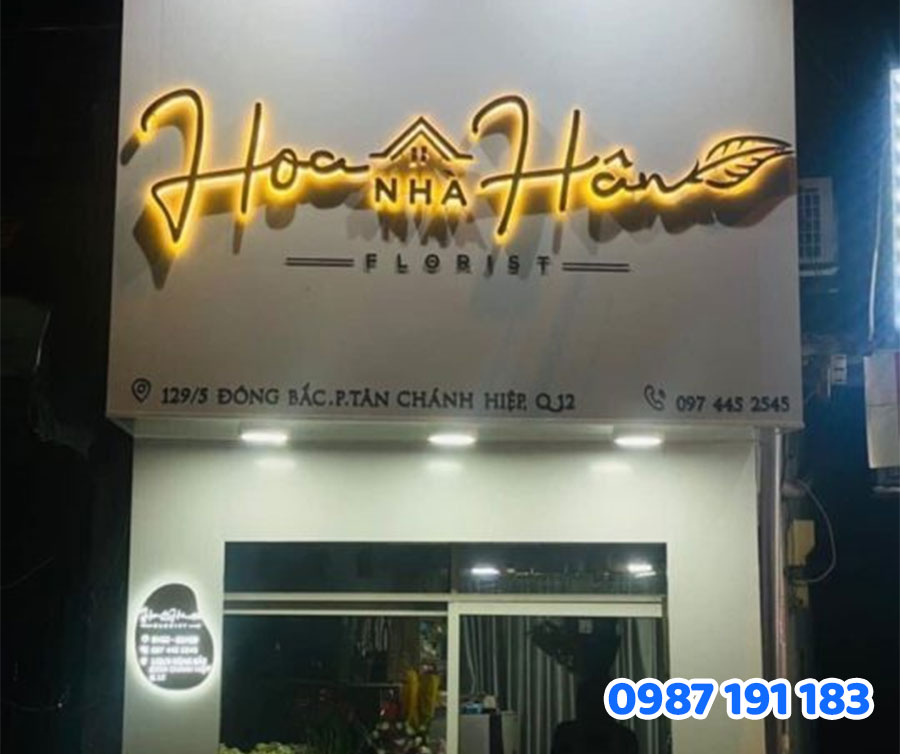 Hộp đèn mica hút nổi