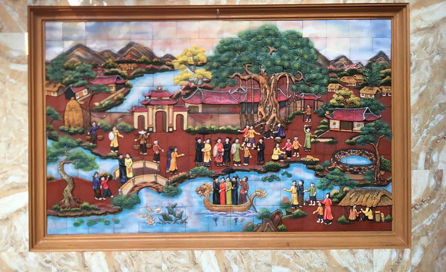 Hầu hết các trường hợp đặt tranh gốm đều để tranh ở ngoài trời