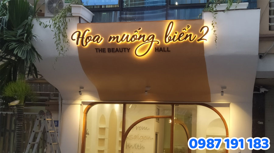 Bảng hiệu Alu vàng gương là gì? Đơn vị làm bảng hiệu uy tín tại HCM