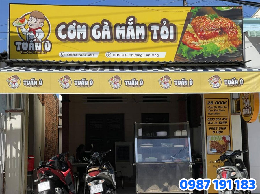 Mẫu số 6 bảng hiệu quán bán gà ấn tượng 2025