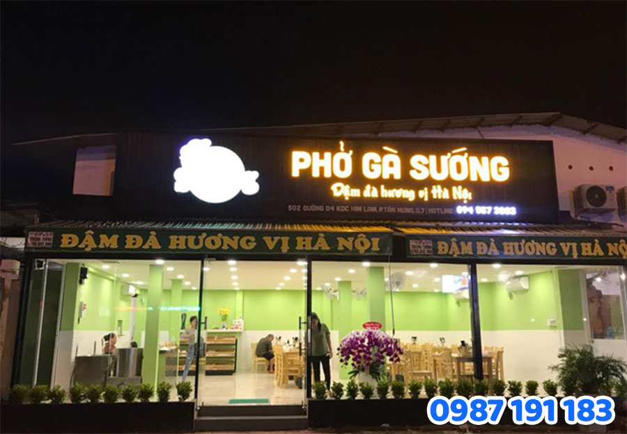 Mẫu số 7 bảng hiệu quán bán gà ấn tượng 2025