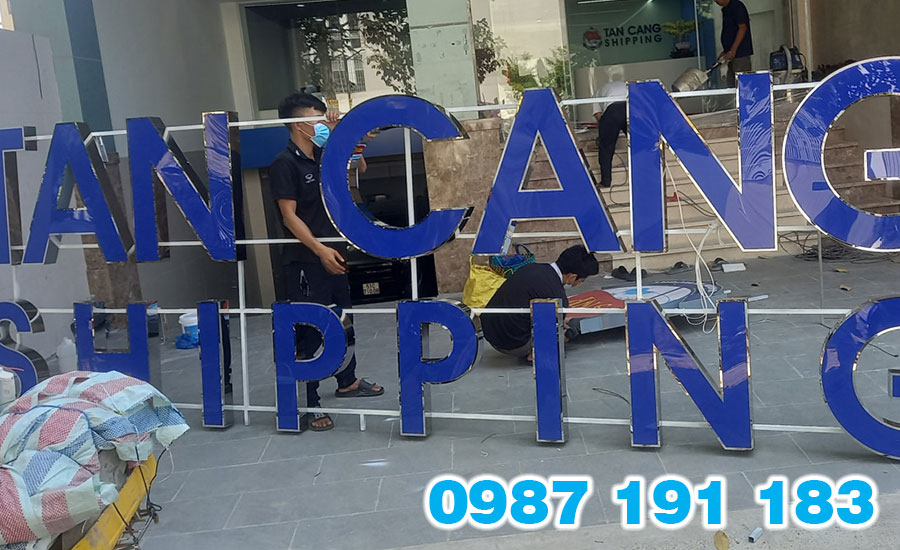 Công ty Sắc Kim nhận thiết kế làm chữ inox theo yêu cầu với giá cả phải chăng nhất