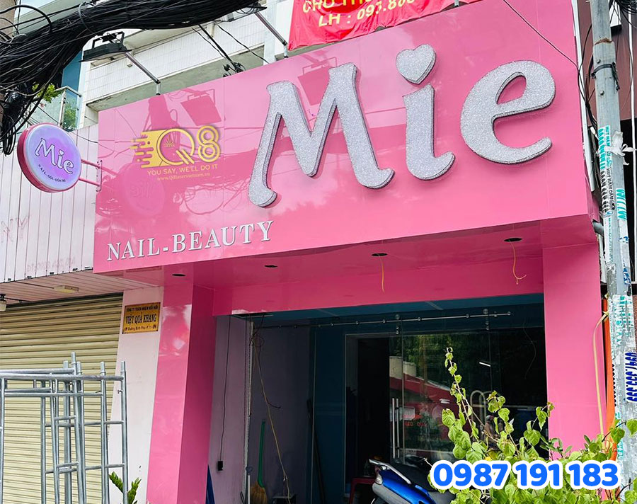 Mẫu thiết kế bảng hiệu màu hồng mẫu số 3