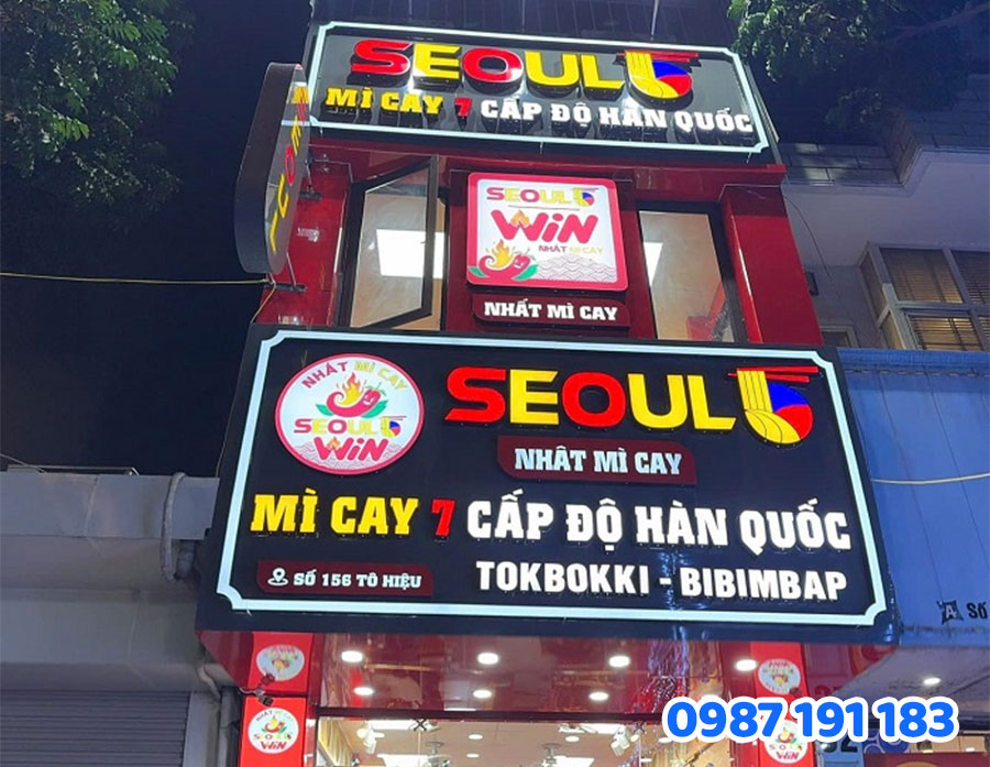 Bảng hiệu quán mì cay - ấn tượng với thực khách