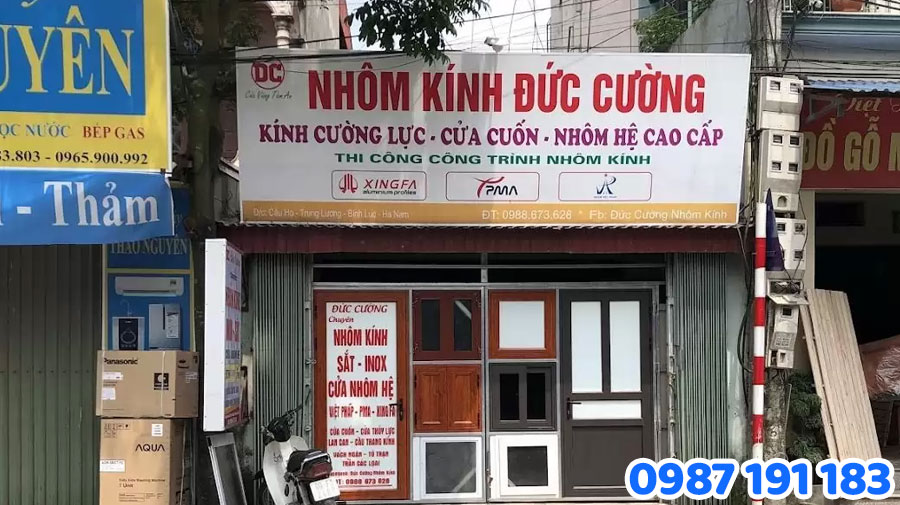 Mẫu bảng hiệu nhôm kính đẹp số 4