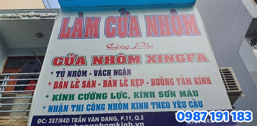 Mẫu bảng hiệu nhôm kính đẹp số 3