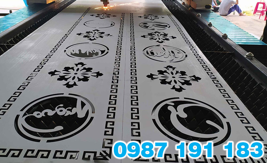 Công nghệ cắt CNC laser cho đội chính xác cao khi cắt kim loại, mica, alu