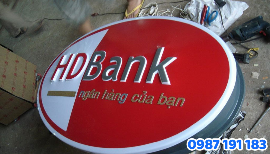 Hộp đèn logo mica hút nổi