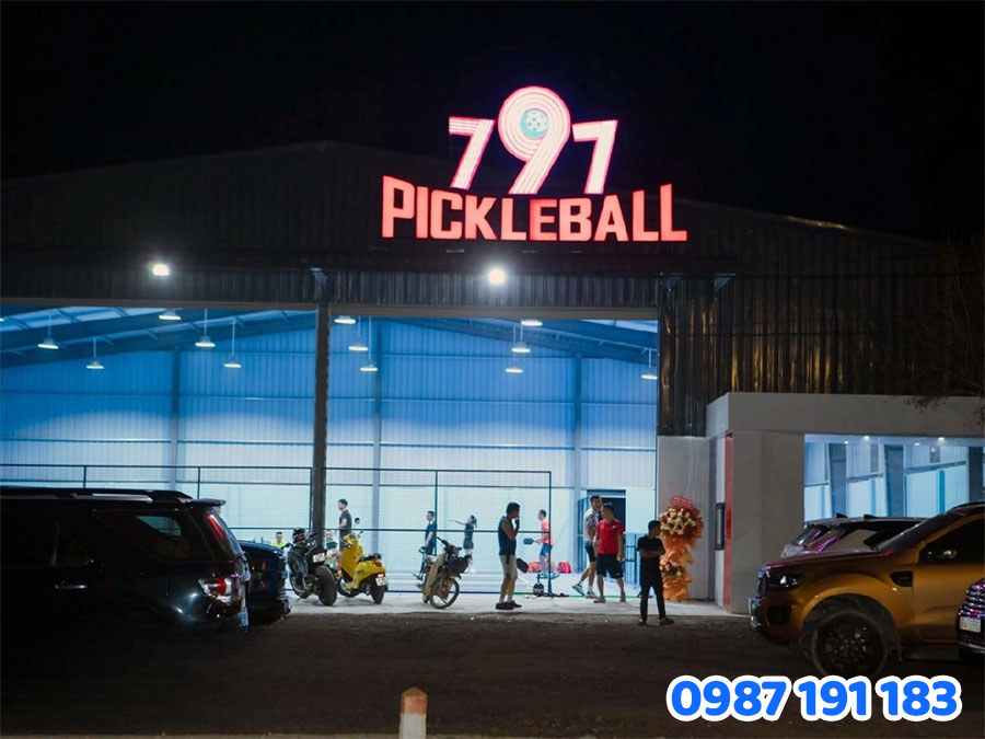 5 Yếu tố quan trọng khi thiết kế bảng hiệu pickleball