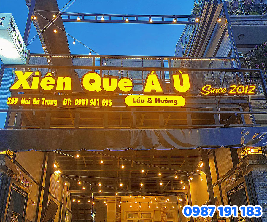 Quán Xiên nướng có cần bảng hiệu nổi bật không?