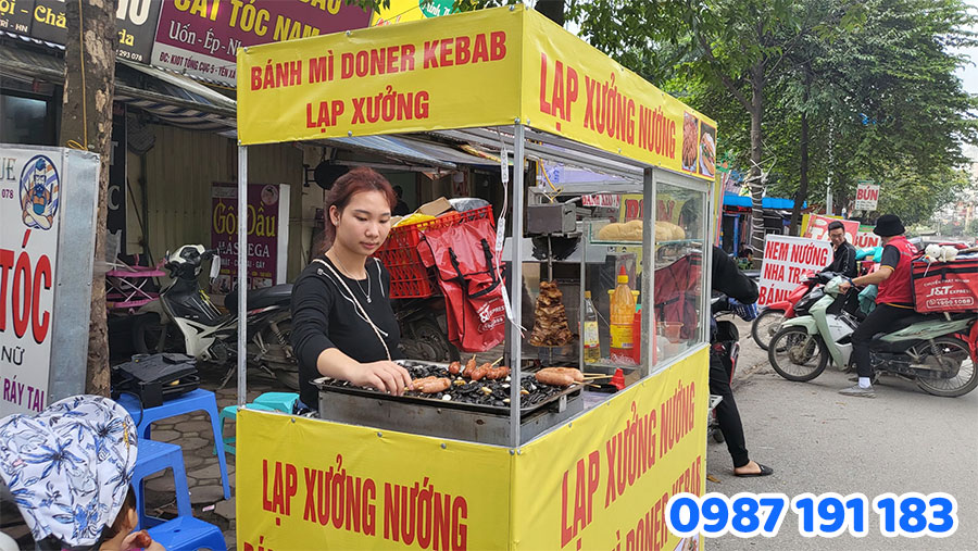 Mô hình Xe đẩy xúc xích nướng đá