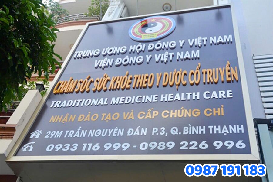 Giữ Tính Trang Nhã – Không Quá Sặc Sỡ
