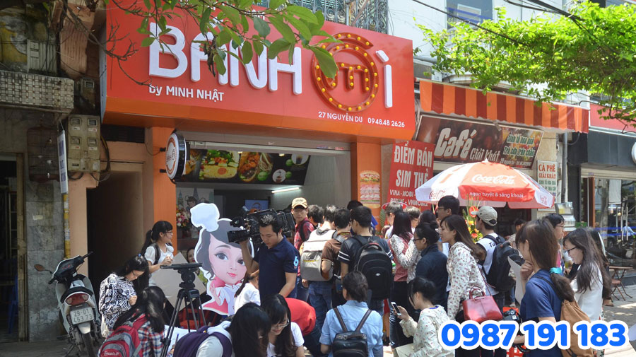 Vì Sao Cần Đầu Tư Bảng Hiệu Bánh Mì? TOP 10 mẫu Biển hiệu hút khách