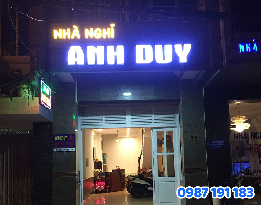 Bảng hiệu nhà nghỉ mica LED