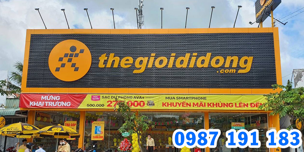 Bảng hiệu TGDĐ rất dễ nhận diện với tông màu vàng đen quen thuộc