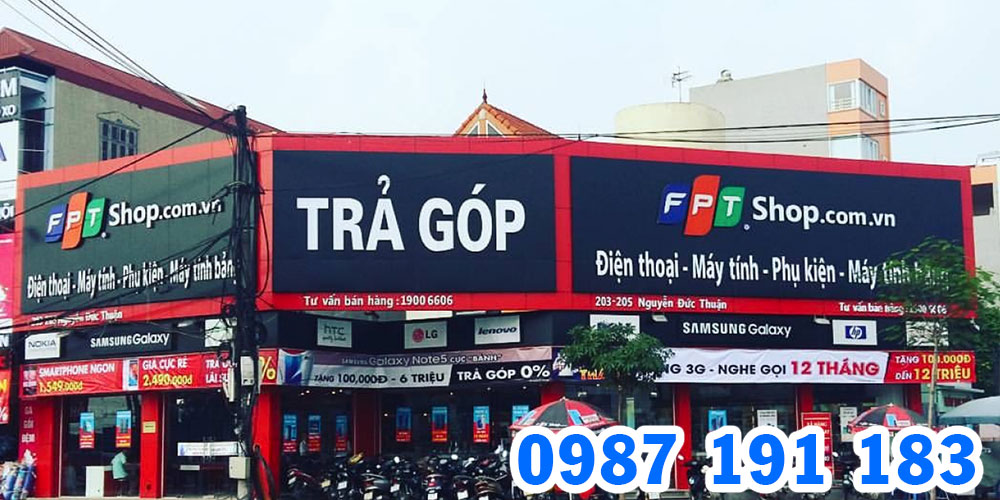 Bảng hiệu mặt tiền FPT Shop tường làm bằng chất liệu Alu để có độ bền lâu dài