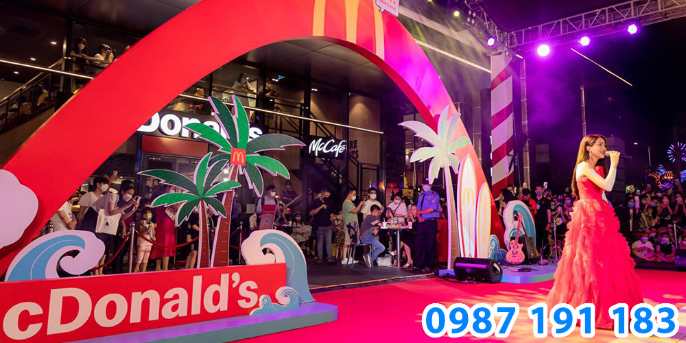 Mẫu bảng hiệu cửa hàng đồ ăn nhanh McDonald's 09