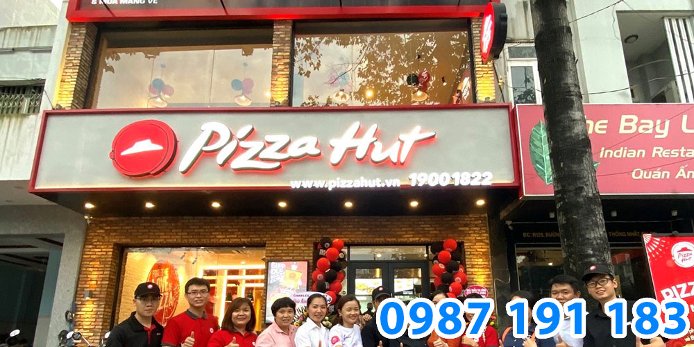 Mẫu bảng hiệu mặt tiền cửa hàng fast food Pizza Hut