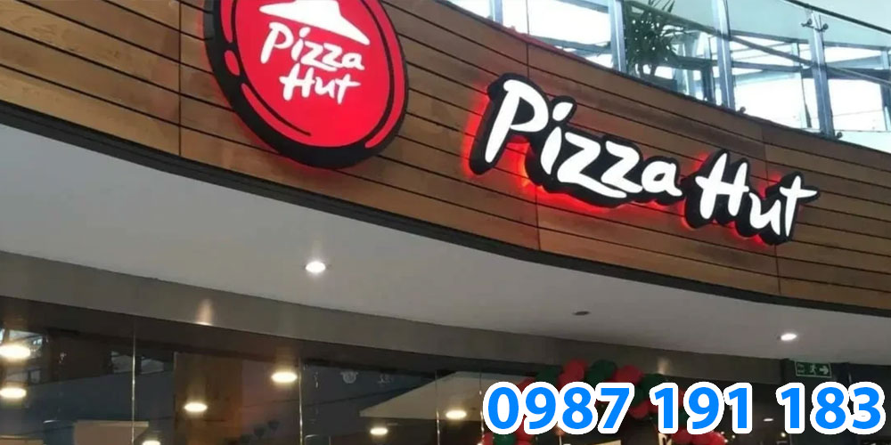 Bảng hiệu Pizza Hut làm bằng các chất liệu Sắc Kim đã liệt kê