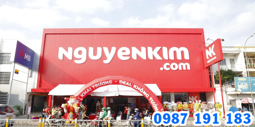 Bảng hiệu mặt tiền siêu thị điện máy Nguyễn Kim thiết kế kiểu mới