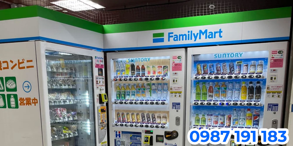 Bảng hiệu FamilyMart được làm bằng các vật liệu chúng tôi đã liệt kê