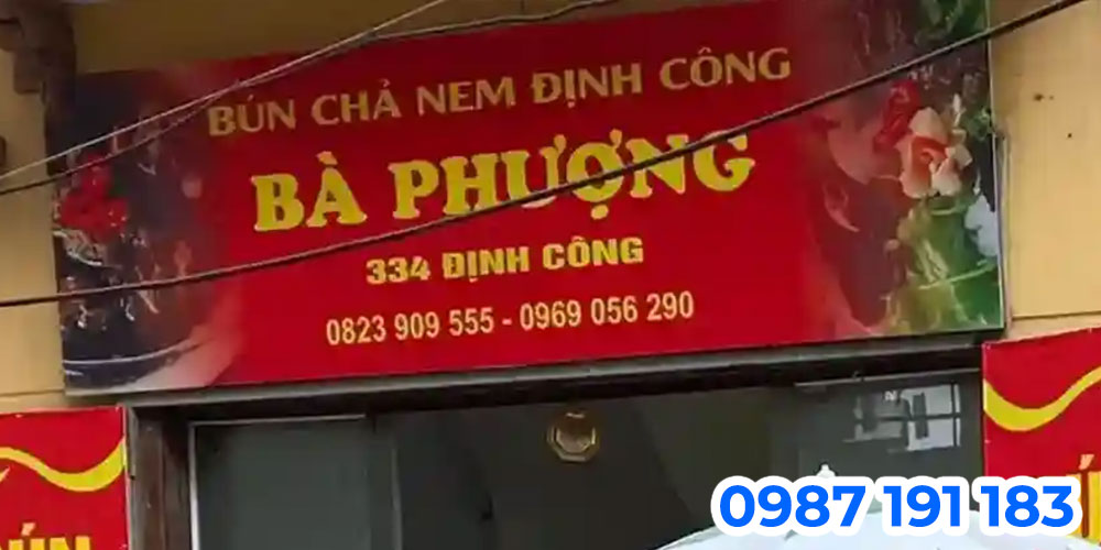 Mẫu bảng hiệu quán bún chả được thiết kế với các tông màu cơ bản