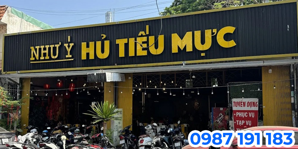 Bảng hiệu mặt tiền tiệm hủ tiếu mực làm bằng chất liệu alu mica