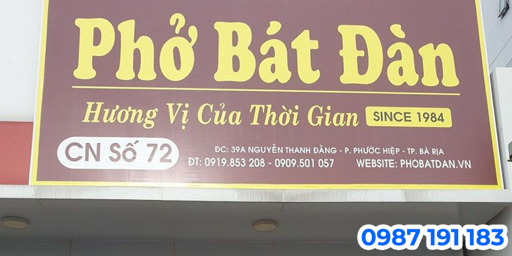 Mẫu bảng hiệu tiệm phở TPHCM làm bằng chất liệu bạt