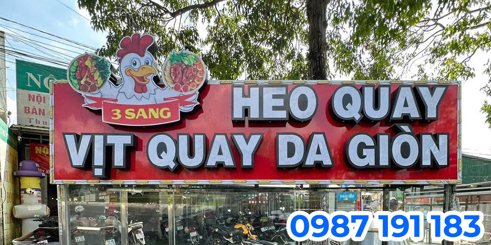 Bảng hiệu quầy bán vịt quay làm bằng chữ nổi