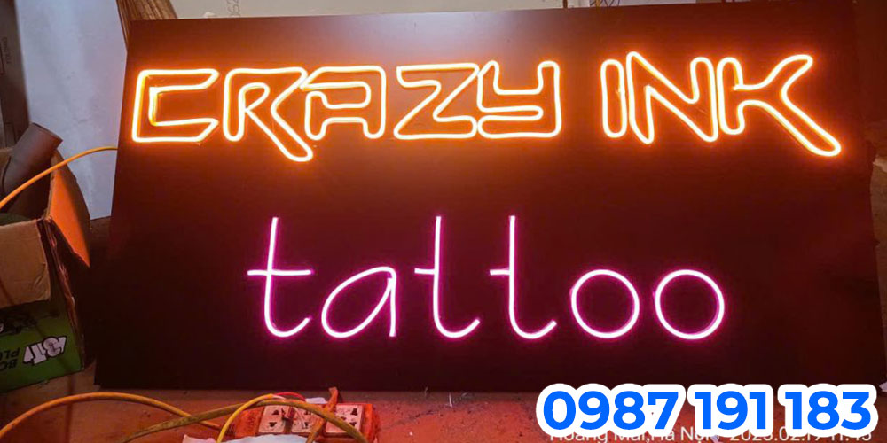 Font chữ nghệ thuật sẽ là điểm nhấn cho bảng hiệu Tattoo