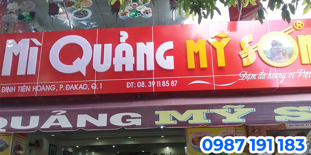 Thi công bảng hiệu tiệm mì quảng đẹp, thu hút khách TPHCM