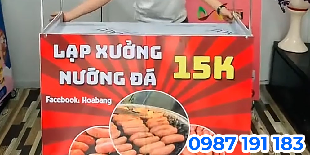 Mẫu bảng hiệu lạp xưởng xúc xích nướng đá làm bằng chất liệu bạt