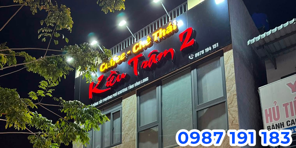 Bảng hiệu quán chè Thái làm bằng chất liệu alu cao cấp